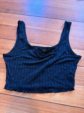Black Ribbed Cropped Tank Top - Women